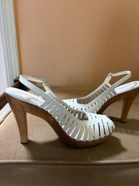 NWOT Michael Kors White Leather Cutout Slingback Heels with Wood-Effect Platform